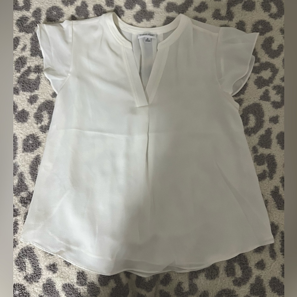 Calvin Klein Flowy white dress shirt- Size medium
